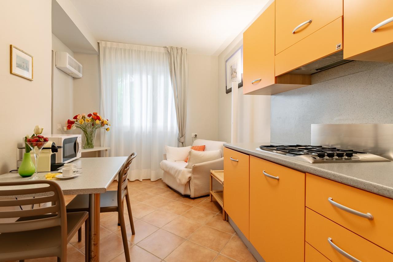 Charming Moment Di Villa Porta - Residenza Leonardo Луино Экстерьер фото
