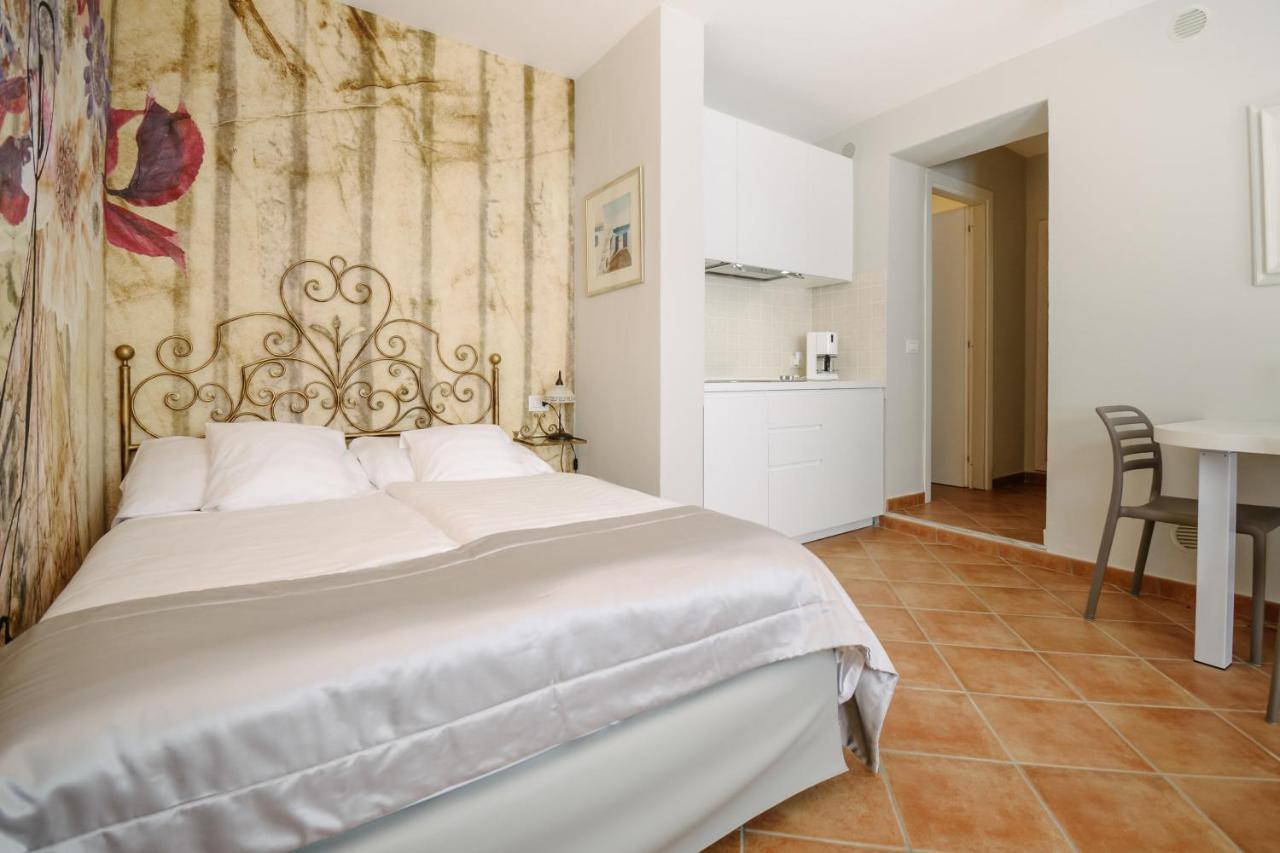 Charming Moment Di Villa Porta - Residenza Leonardo Луино Экстерьер фото